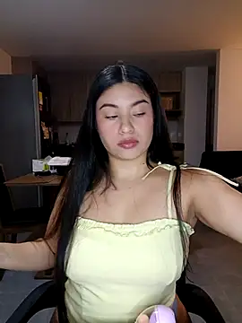 tara20  online show from October 14, 2025, 5:08 am