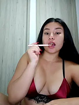 tara20  online show from November 11, 2025, 7:47 am