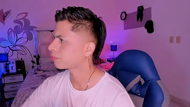 Niicky1  online show from February 18, 2025, 9:31 pm