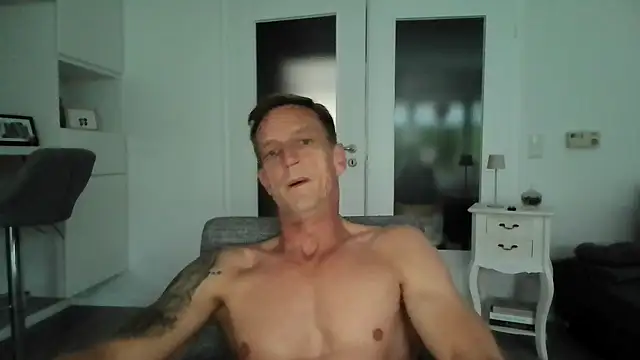 Snapshot of dirks71 chatting on September 19, 2025, 5:17 pm dirks71 online show from September 19, 2025, 5:17 pm