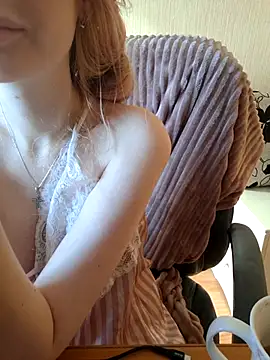 Snapshot of Elza_kom chatting on December 1, 2025, 5:41 am Elza kom online show from December 1, 2025, 5:41 am