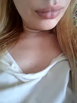 Snapshot of Elza_kom chatting on September 14, 2025, 5:52 am Elza kom online show from September 14, 2025, 5:52 am