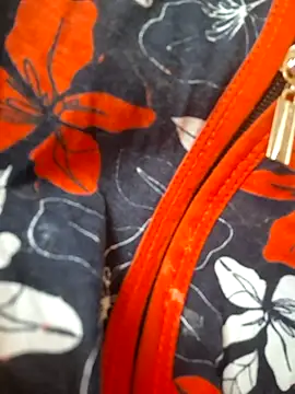 Snapshot of Elza_kom chatting on September 17, 2025, 5:20 am Elza kom online show from September 17, 2025, 5:20 am