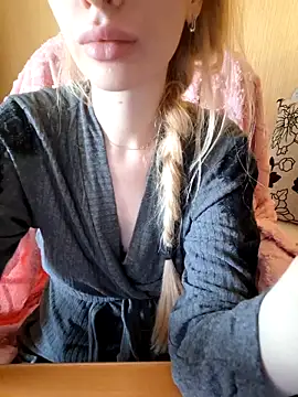 Snapshot of Elza_kom chatting on November 16, 2025, 6:40 am Elza kom online show from November 16, 2025, 6:40 am