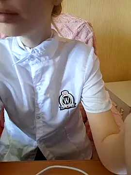 Snapshot of Elza_kom chatting on October 2, 2025, 3:10 am Elza kom online show from October 2, 2025, 3:10 am