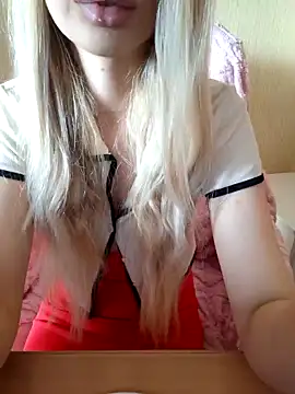 Snapshot of Elza_kom chatting on October 15, 2025, 4:33 am Elza kom online show from October 15, 2025, 4:33 am