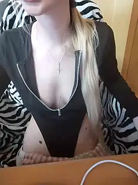 Snapshot of Elza_kom chatting on March 22, 2025, 11:21 am Elza kom online show from March 22, 2025, 11:21 am