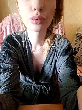 Snapshot of Elza_kom chatting on November 15, 2025, 7:23 am Elza kom online show from November 15, 2025, 7:23 am