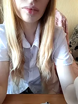 Snapshot of Elza_kom chatting on November 20, 2025, 6:03 am Elza kom online show from November 20, 2025, 6:03 am