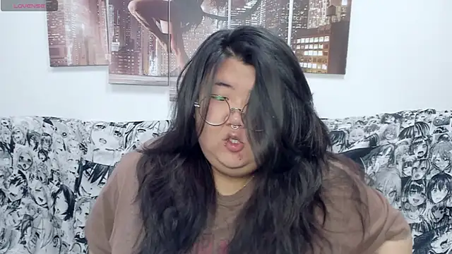 Snapshot of Nadine_asian chatting on October 14, 2025, 2:56 am Nadine asian online show from October 14, 2025, 2:56 am