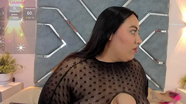 LucciaPorter online show from April 10, 2026, 1:51 pm