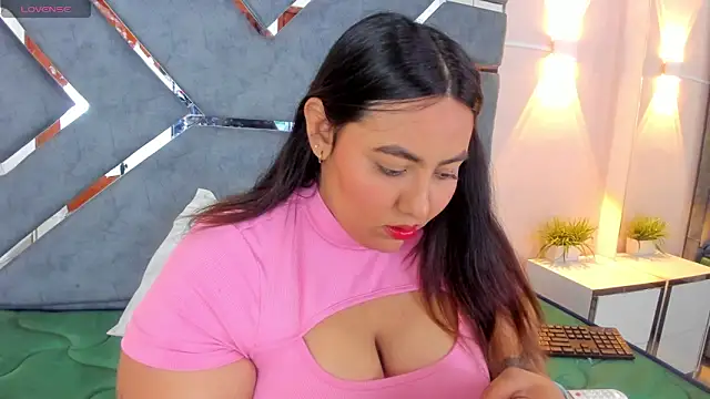 LucciaPorter online show from March 19, 2026, 1:44 pm