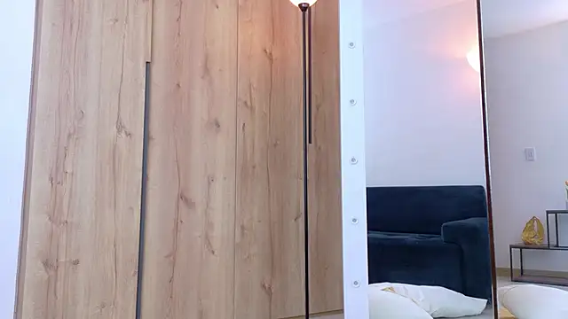 Sofhia cruz online show from September 18, 2025, 7:50 pm