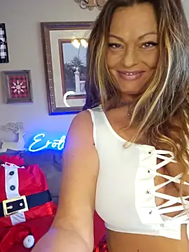 Snapshot of Erotic_and_Exotic chatting on December 13, 2024, 8:47 pm Erotic and Exotic online show from December 13, 2024, 8:47 pm
