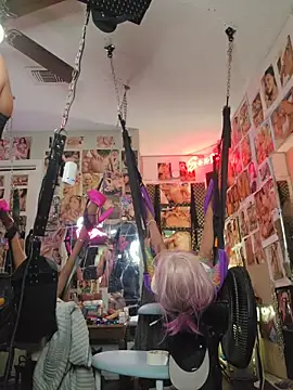 Snapshot of luvs2cumm69 chatting on March 4, 2026, 8:55 am luvs2cumm69 online show from March 4, 2026, 8:55 am