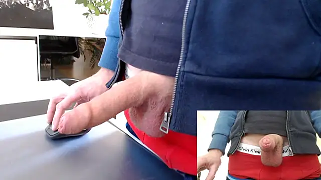 Snapshot of sperma_tributes chatting on February 18, 2025, 11:00 am sperma tributes online show from February 18, 2025, 11:00 am