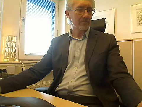 Snapshot of tom-swede chatting on April 2, 2026, 12:56 pm tom-swede online show from April 2, 2026, 12:56 pm