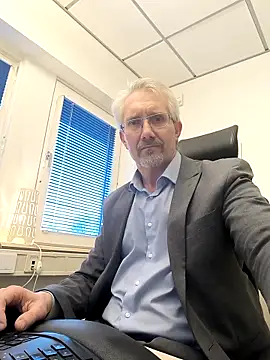 Snapshot of tom-swede chatting on March 19, 2026, 3:56 pm tom-swede online show from March 19, 2026, 3:56 pm