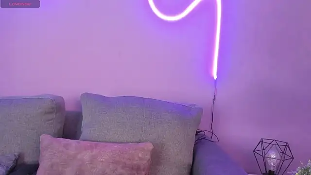 lanna bx online show from October 4, 2025, 7:26 pm