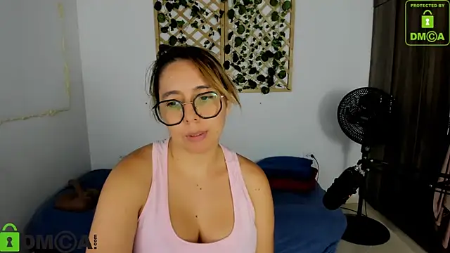 Snapshot of isa_loves_cum chatting on September 9, 2025, 9:24 pm isa loves cum online show from September 9, 2025, 9:24 pm