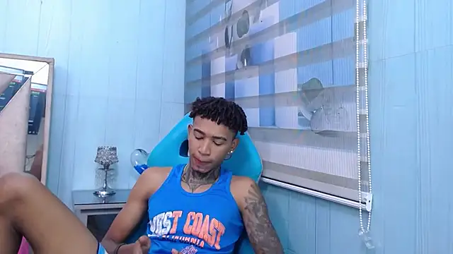 sexy blacks  online show from October 10, 2025, 11:22 am