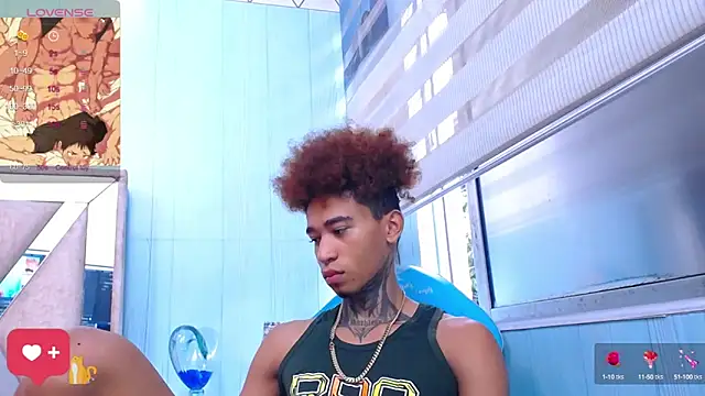 sexy blacks  online show from March 5, 2025, 3:29 pm