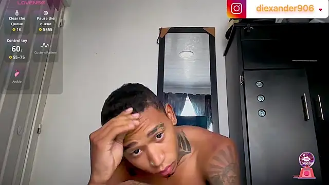 Snapshot of sexy_blacks_ chatting on April 11, 2026, 12:20 pm sexy blacks online show from April 11, 2026, 12:20 pm