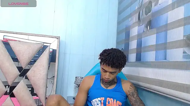 sexy blacks  online show from September 27, 2025, 11:16 am