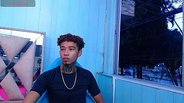 sexy blacks  online show from March 20, 2025, 11:27 am