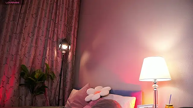 askaudrey  online show from October 17, 2025, 3:14 pm