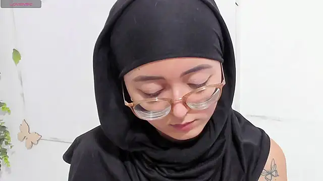 aysel elid online show from November 16, 2025, 10:24 pm