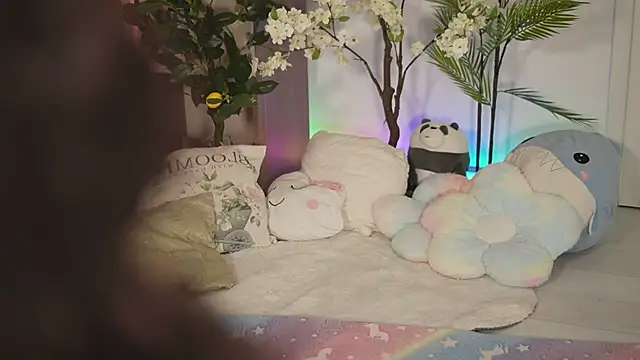Moan4u online show from May 16, 2026, 6:18 pm