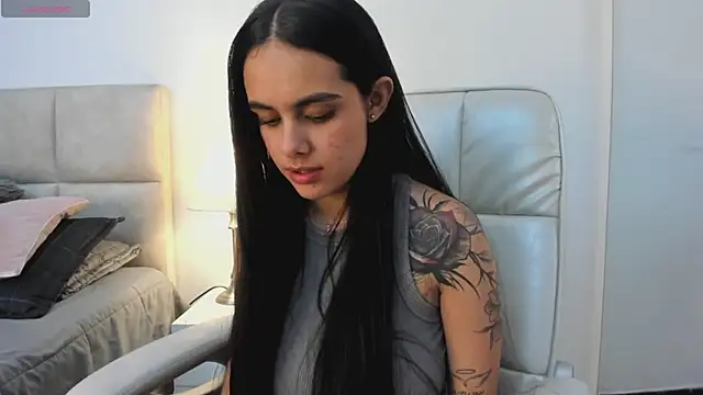 ChloeHarper  online show from February 27, 2026, 11:26 pm