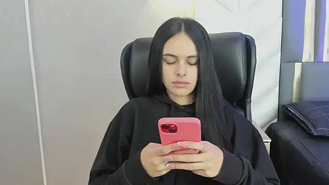 ChloeHarper  online show from April 3, 2026, 11:38 am