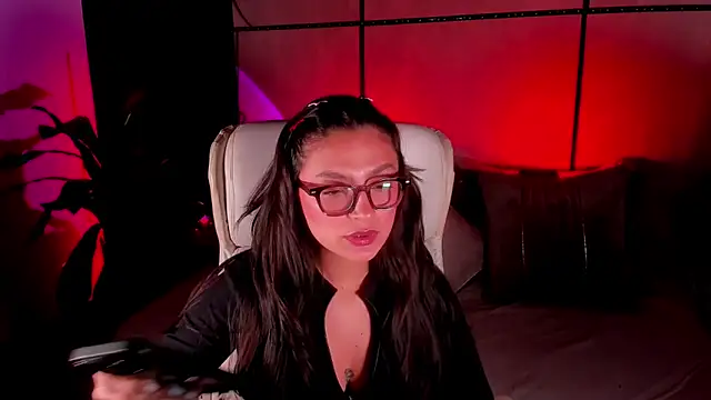 Gia Mazzon online show from March 10, 2026, 6:23 pm