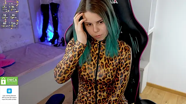 Snapshot of Latex_Kitty chatting on February 5, 2025, 5:20 pm Latex Kitty online show from February 5, 2025, 5:20 pm