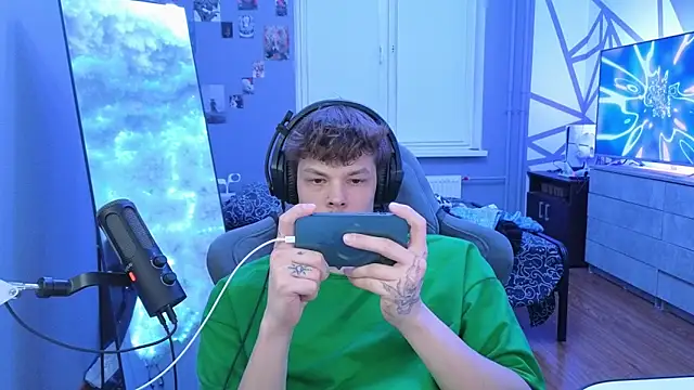 DENIS HERE online show from March 20, 2025, 6:42 pm