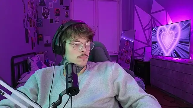 DENIS HERE online show from February 11, 2025, 8:10 pm