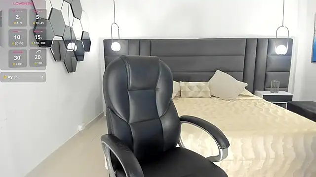 Snapshot of SussanElliot chatting on September 9, 2025, 10:47 am SussanElliot online show from September 9, 2025, 10:47 am