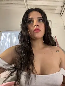 Snapshot of violet-333 chatting on October 15, 2025, 1:52 pm violet-333 online show from October 15, 2025, 1:52 pm