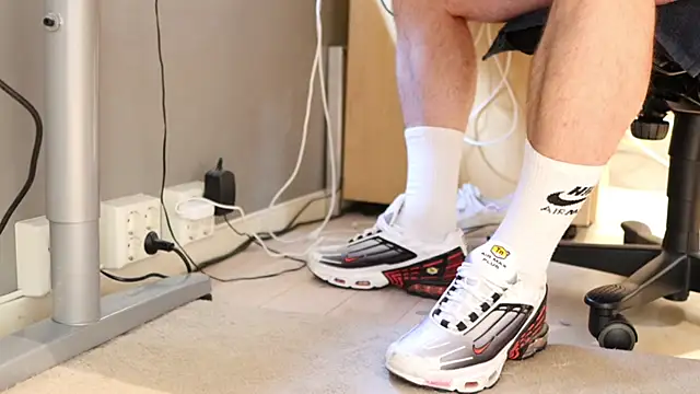 SneakerMaster  online show from July 28, 2026, 7:16 am