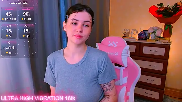Snapshot of cutie_mili chatting on October 2, 2025, 8:07 am cutie mili online show from October 2, 2025, 8:07 am