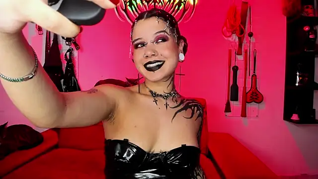 irregular fetish  online show from March 26, 2026, 12:31 am