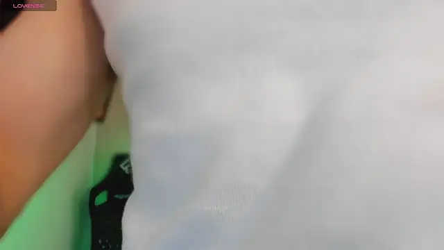 Snapshot of thomklein chatting on February 18, 2026, 8:38 pm thomklein online show from February 18, 2026, 8:38 pm