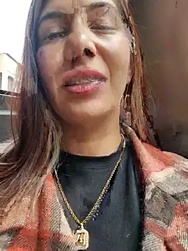 scarlett moore online show from March 7, 2026, 3:39 pm