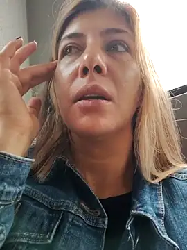 Snapshot of scarlett_moore chatting on February 16, 2026, 1:32 pm scarlett moore online show from February 16, 2026, 1:32 pm