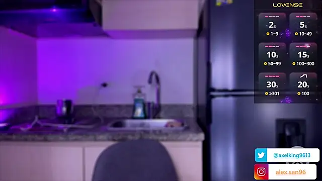 Snapshot of AxelKing1326 chatting on January 18, 2026, 6:44 pm AxelKing1326 online show from January 18, 2026, 6:44 pm