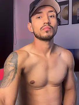 Snapshot of AxelKing1326 chatting on March 2, 2026, 11:00 pm AxelKing1326 online show from March 2, 2026, 11:00 pm