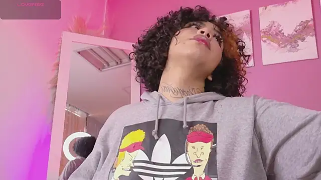 foxxy-lov3 online show from October 20, 2025, 11:44 am