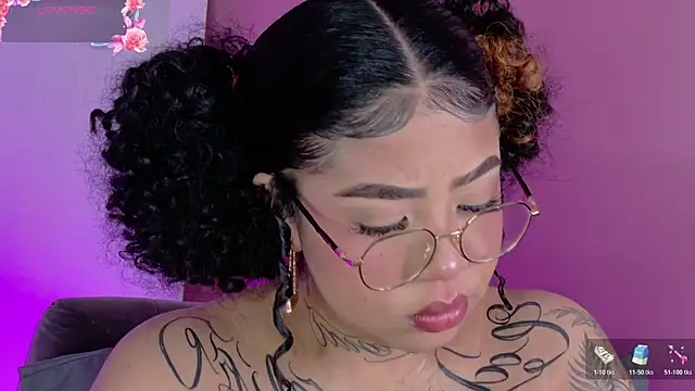 foxxy-lov3 online show from May 28, 2026, 2:01 pm
